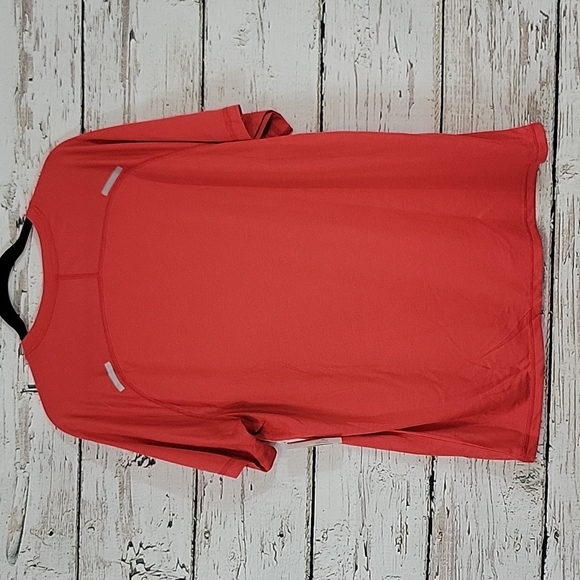 🆕️ dip Moisture Wicking Tshirt - Picture 3 of 6